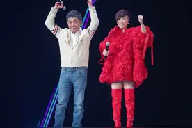 陈时中是被政治耽误的歌手？同党王世坚都看不下去：“别装可爱”图片