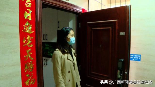 新房房门臭臭臭，业主：死老鼠味道，要配香水和花露水才行