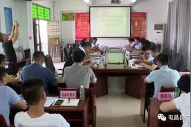 何西庆到屯昌县开展接访下访和包案化解信访事项工作图片