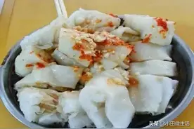 广东高州的“豆芽粉”，粉皮包裹着豆芽，配上秘制酱料，别有风味图片