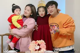 乔杉为大女儿庆生晒全家福，一家人其乐融融，两个宝贝像极乔杉图片