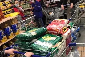 官方鼓励适当囤粮囤菜，切莫恐慌性囤粮，你家囤了吗？图片