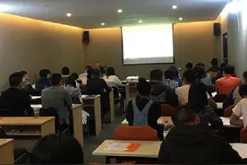 花四万报名公务员培训班到底值不值？图片