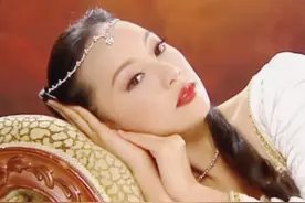 戏里戏外都是名媛，当年就觉得她和立威廉配一脸图片