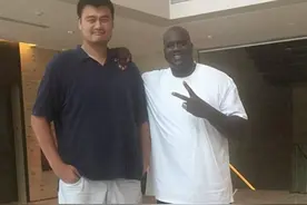 被誉为“合影杀手”的奥尼尔，竟然还有5人比他高大 姚明上榜图片