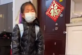 上海一女孩上学太磨蹭，妈妈被折磨2个月开始反击，孩子急到大哭图片