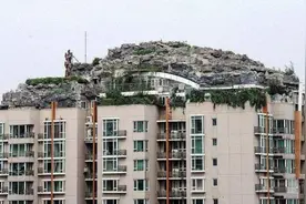 北京电视台·法治进行时｜买了顶层楼房 楼顶为啥不是我的？图片