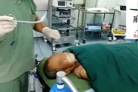 详解徒手气管插管方法图片