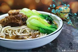 煮面条，水开下锅就错了，切记5个妙招，面条劲道爽滑比面馆好吃图片