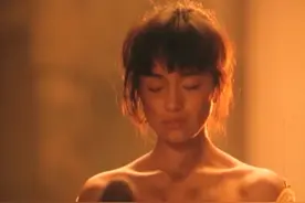 浅析《菊豆》的叙事结构：婶子和小侄子偷情背后的社会黑暗性质图片