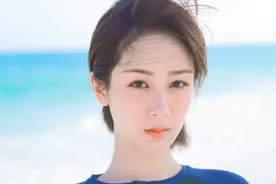 杨紫减肥后胆真肥！看她穿泳衣晒出的腰臀比：就像上帝亲手捏的图片