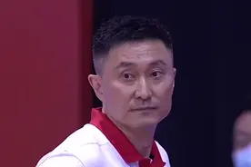 中国男篮赢了日本队9分！在赛后，杜锋和周鹏说了什么？图片