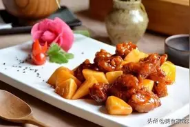 菠萝炒排骨的家常做法，酸甜可口，家人都爱吃图片