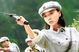 黄埔四女杰之一，红军第一位女师长，白马双枪女侠——胡筠图片