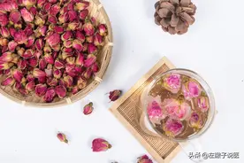 为什么老中医建议女人多喝玫瑰花茶？2大好处，让你受益无穷图片