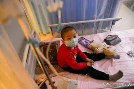 6岁男孩身处死亡线，痴迷“奥特曼”拒救治，妈妈行动太暖心图片