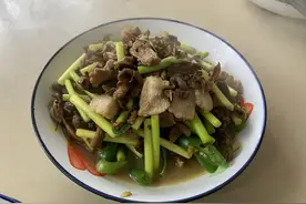 原来炒蒜苔也有诀窍，多加这一步，蒜苔脆嫩爽口又入味图片