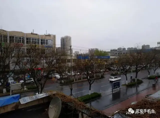 武安：天气“大变脸” 降温降雨伴大风