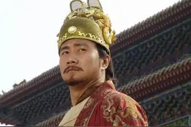 朱元璋除夕微服私访，被一小官拉着喝酒唠家常，不料次日官升十级图片