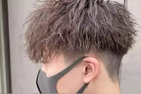 为什么以前年轻人喜欢的爆炸头越来越少呢？现在流行烫摩根烫了图片