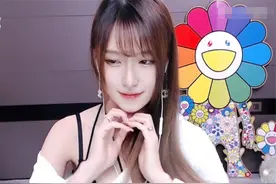 腐团儿后台被抓拍，再现“字母腿”变胖了？同为战术后退休思完胜图片