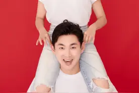 王彦霖与艾佳妮结婚！俩人有13年深厚感情，女方肚子凸起疑有孕图片