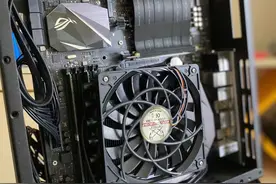 800元10代笔记本I7处理器上台式机，默认跑分16万送显卡还能超频图片