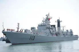 人民海军现代化的初次尝试——052型导弹驱逐舰图片