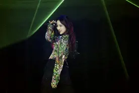 孟佳回应“选张含韵PK”争议：这种环节选谁都会被指责图片