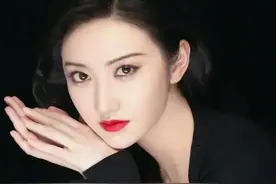 和空姐女友第一次见面，她是如何吸引我的注意的？图片