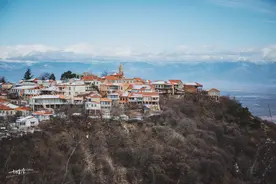 高加索战争的战略要地，格鲁吉亚爱情小镇，冬日遗世独立般静美图片