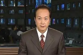 央视一哥罗京死后的第7年，老婆带着儿子改嫁富商，却惨遭网暴图片