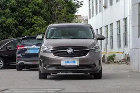 新款别克GL8来了，丐版9AT，三种座椅布局，售价23.29W起图片