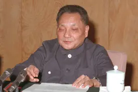 1979年41军为7名掉队战士请功，惊动中央，核实后邓小平亲自授勋图片