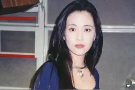她曾与周慧敏齐名，嫁入豪门19年依旧未孕，丈夫却对她百般宠爱图片
