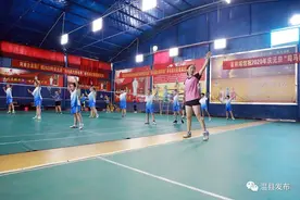 活力，轻盈！那是“羽”你相约的身影……图片