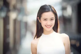 越南“奶茶妹”“黑白”穿搭视觉化的立体感 完美浮现图片