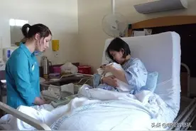 新生孕妇生完双胞胎，刚要缝合大叫"大夫等等！"，护士都懵了图片