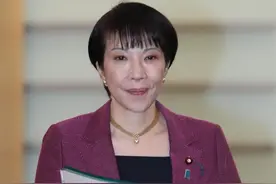 “高市早苗，你是不是安倍晋三的傀儡？”“你问题太多了，散会”图片
