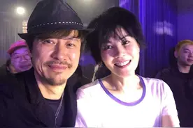 嫣然基金大聚会！王菲李亚鹏周迅同框不尬，窦靖童李嫣姐妹也现身图片
