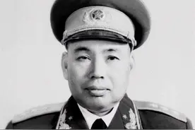 许世友坐牢，他负责看守，做一事，30年后许推荐他为副司令员图片