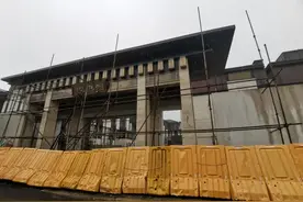 富人被收割！千万豪宅杭州院子交付无期，大城小院也延期交付！会烂尾吗图片