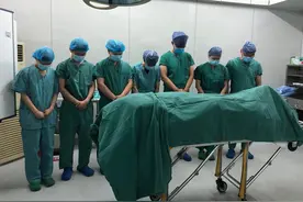 爱让光明延续——宁夏眼科医院成功完成区内首例眼角膜捐献移植图片