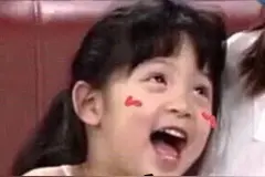 当之无愧的国货彩妆黑马！国潮完美日记眼影盘，试色效果太惊艳图片