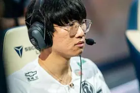 西卡回怼Ning：看德云色的都是你爹，笑笑：一句话你是煞笔图片