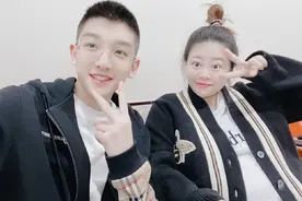 为抓牢女朋友，他将女友喂胖100斤，如今23岁当了爸爸惹网友羡慕图片