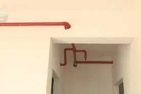 如此新房，层高锐减丨满屋都是消防管道，有的地方一伸手就能摸到图片