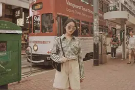 放弃你的“长裤”吧！最近流行“中腿裤”，藏肉显瘦，时髦不挑人图片