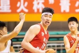 2米22国手中锋已加盟浙江男篮；辽篮大韩接班人被山东逍遥王截胡图片