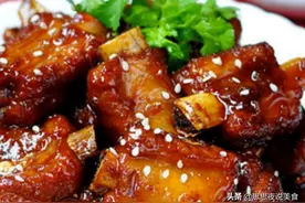 为何排骨焯水后又腥又柴？大厨：用错水，就别怪排骨难吃不入味图片